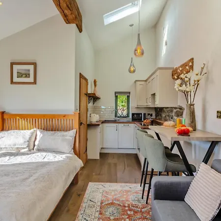 1 Bed In Bracewell Oc-l33325